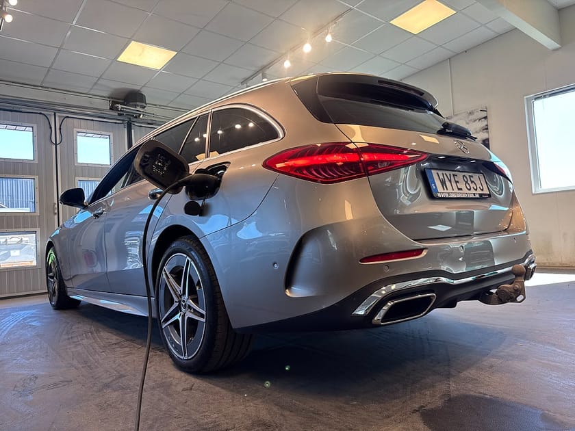 Bild 3 av Mercedes-Benz C 300 T de 4MATIC AMG Line Drag Gps Värmare SE SPEC