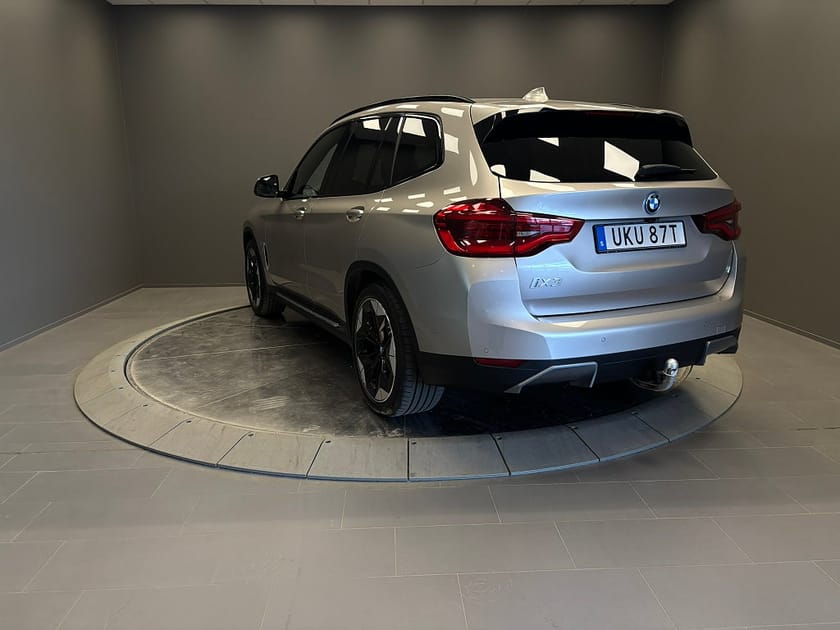 Bild 4 av BMW iX3 Impressive HUD, Harman Kardon, Adaptivt M-chassi