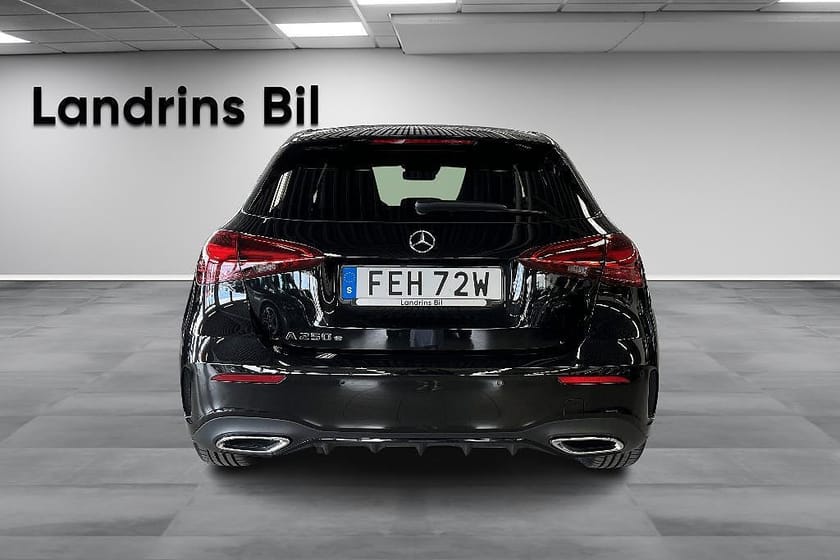 Bild 5 av Mercedes-Benz A 250 e /AMG Line Premium/Nightpackage/Glastak/Burmester