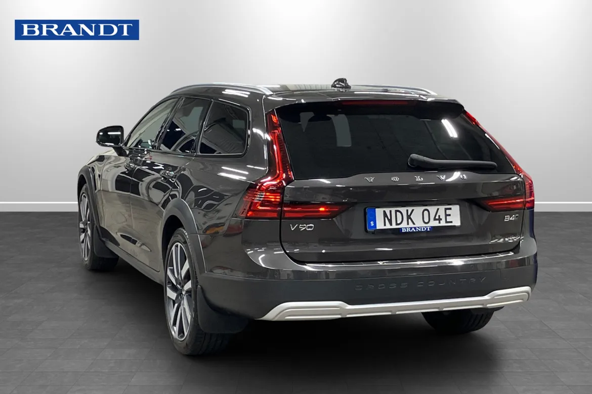 Volvo V90 Cross Country