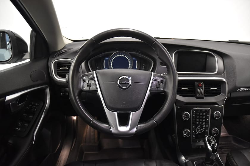 Bild 2 av Volvo V40 Cross Country D3 Aut Momentum Drag D-Värm Kam-bytt Skinn 150hk