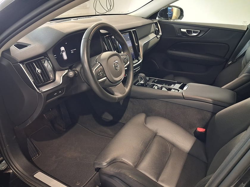 Bild 3 av Volvo V60 T6 Recharge Core plug in AWD 350hk Läder