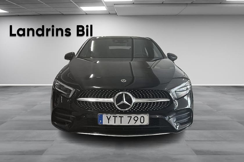 Bild 2 av Mercedes-Benz A 180 d Automat AMG Line Widescreen Panorama
