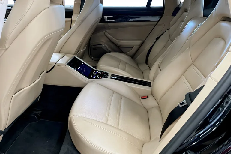 Porsche Panamera 4 E-Hybrid