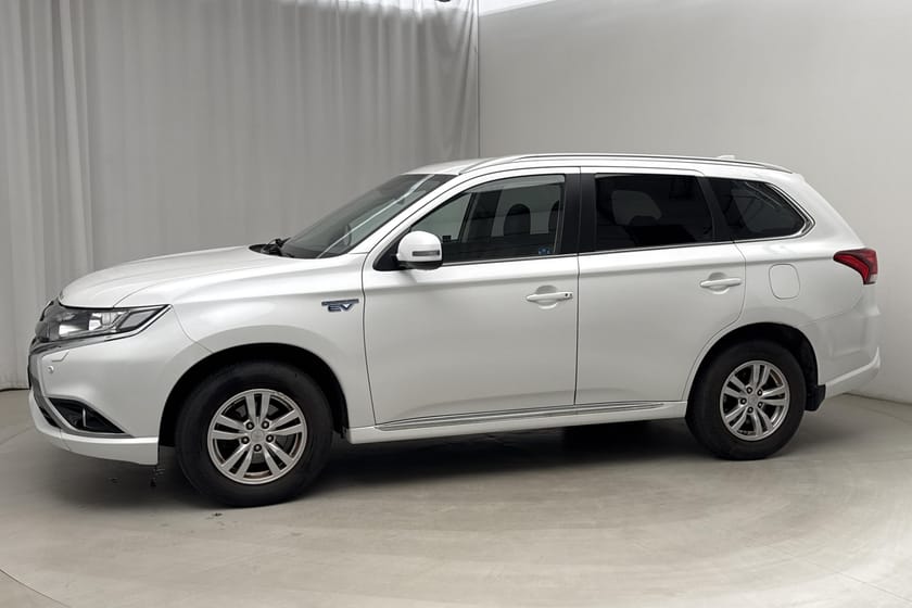 Bild 2 av Mitsubishi Outlander PHEV 2.0 Plug-in Hybrid 4WD (203hk) Dragkrok