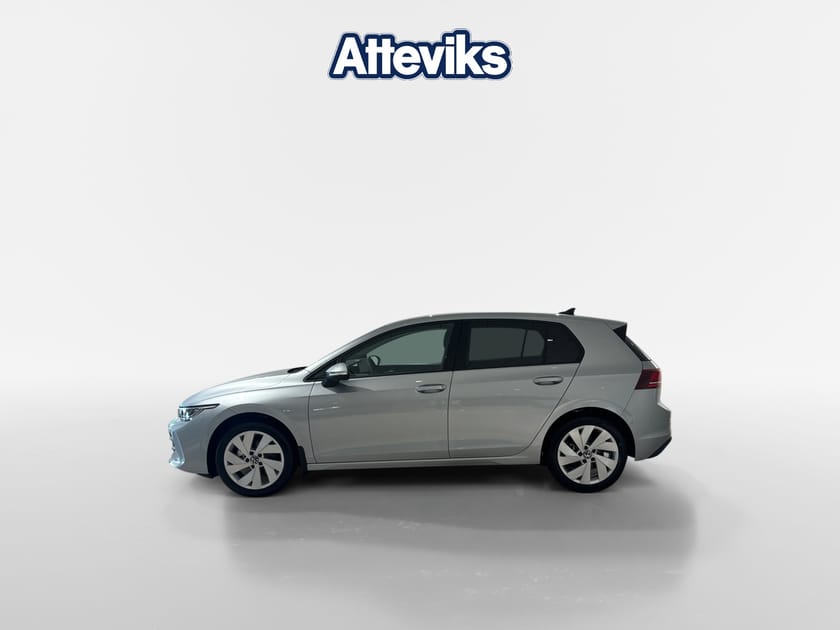 Bild 3 av Volkswagen Golf * Ny * Lagerbil / Adaptiv farth / Dragkrok