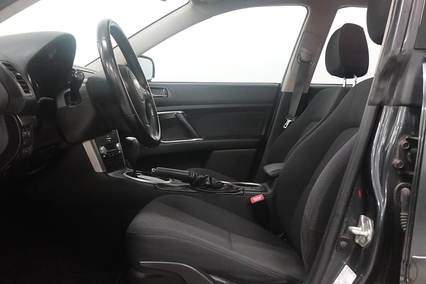 Bild 4 av Subaru Outback 2.5 4WD Dragkrok Motorvärmare Farthållare Fin skicket