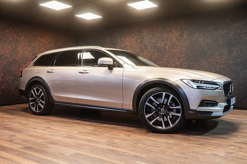 Bild 2 av Volvo V90 Cross Country B4 AWD Plus | MOMS | H/K | Värm | Läder | 3950 kr/mån