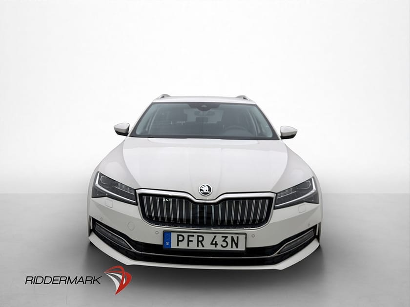 Bild 2 av Škoda Superb iV Kombi Skoda Plug-in 218hk Style Värmare Kamera Dragkrok