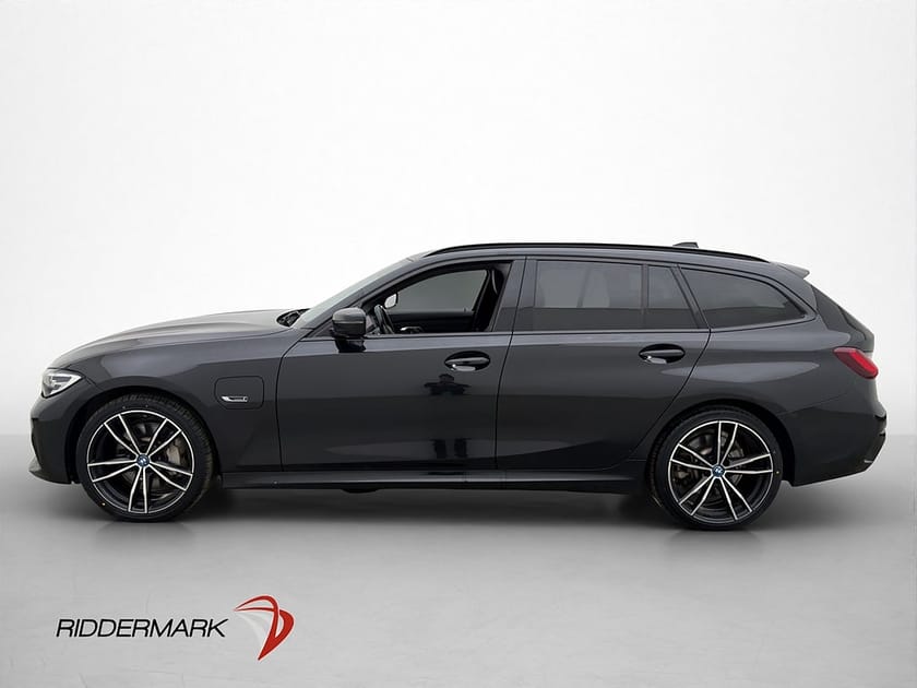 Bild 4 av BMW 330e xDrive Touring 330 292hk M Sport Cockpit Drag HiFi Navi