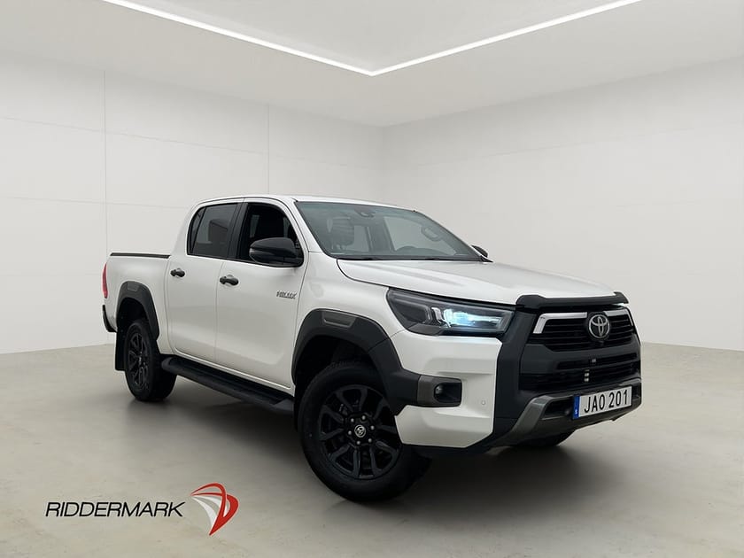 Bild 3 av Toyota Hilux Dubbelhytt Invincible 2.8 4WD Dragkrok JBL Diff 360° Moms