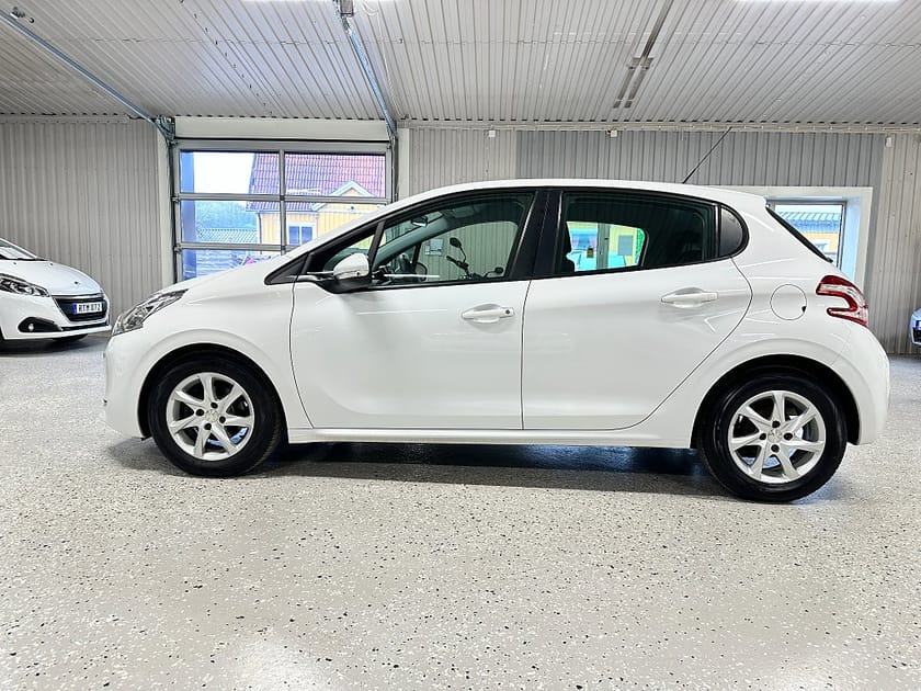 Bild 5 av Peugeot 208 5-dörrar 1.2 VTi 82 Euro 5 Kamrem bytt