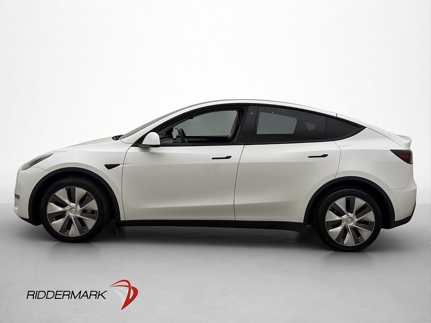 Bild 5 av Tesla Model Y Long Range AWD Pano Drag Kamera Skinn AP  Navi