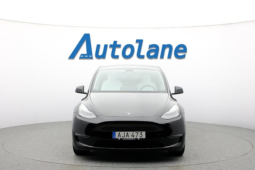 Bild 4 av Tesla Model Y Performance AWD Panorama, Dragkrok, MOMS 534hk