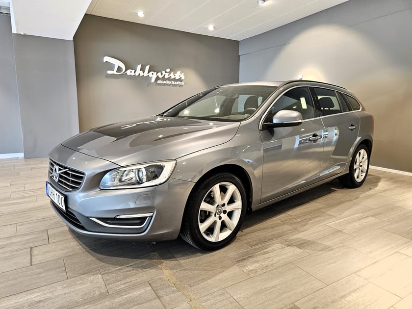 Bild 1 av Volvo V60 D4 190hk Momentum Drag V-hjul Navigation
