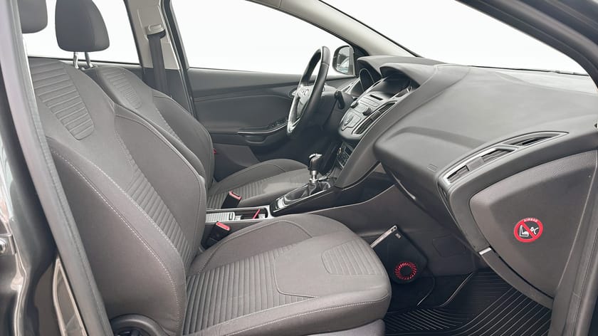 Bild 3 av Ford Focus Kombi 1.0 125hk Titanium Kamrem bytt