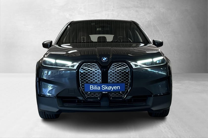 Bilde 2 av BMW iX xDrive40 xDrive40, Skinn, 22", H/K, Multif. ComfAcc, Laser, ACC