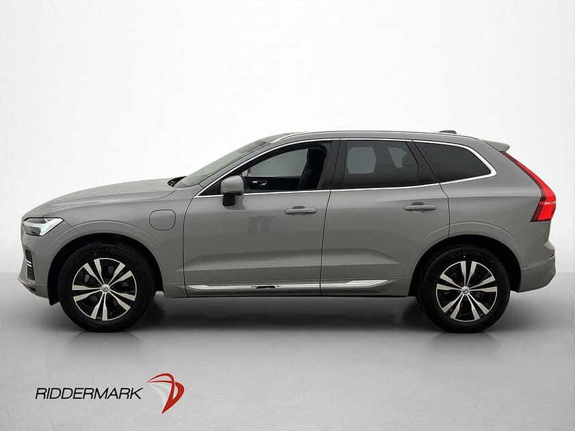 Bild 2 av Volvo XC60 T6 AWD Core Edition Pano H/K Drag Kamera CarPlay