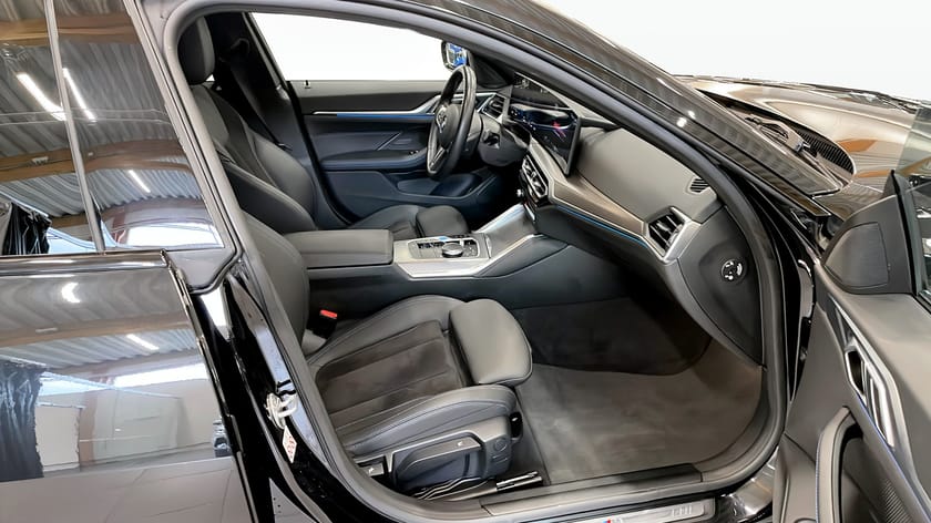 Bild 3 av BMW i4 M50 xDrive Gran Coupé Laserlight Head Up Adaptiv farthållare Rattvärme Drag