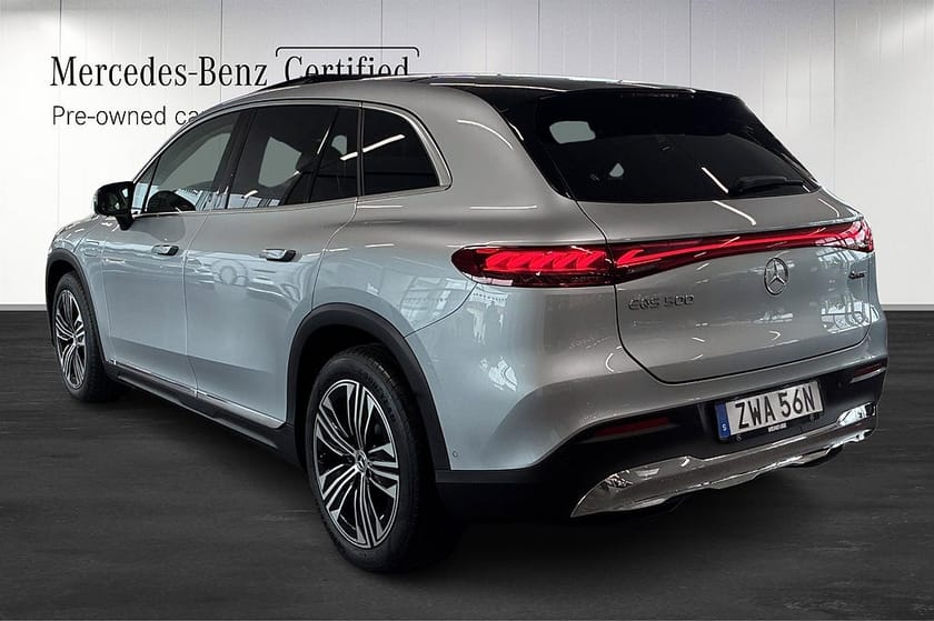 Bild 4 av Mercedes-Benz EQS SUV 500 4MATIC Panorama Head up Burmester Digital light