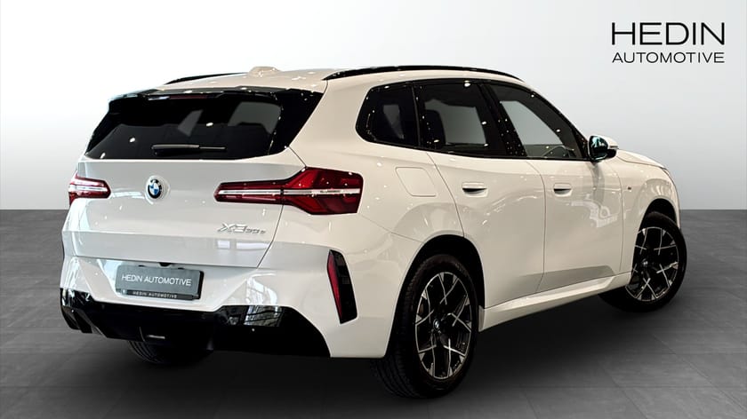Bild 2 av BMW X3 30e xDrive M Sport,Drag,Rattvärme