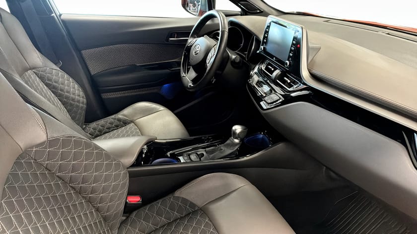 Bild 3 av Toyota C-HR Hybrid Launch Edition