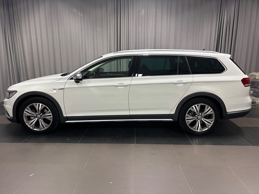 Bild 2 av Volkswagen Passat Alltrack DSG190 Cockpit värmare drag