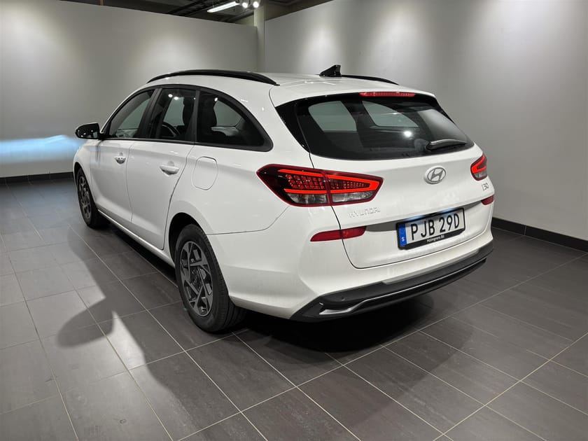 Bild 2 av Hyundai i30 Kombi 1.0 T-GDi Essential Aut Kamera LED Rattvärme