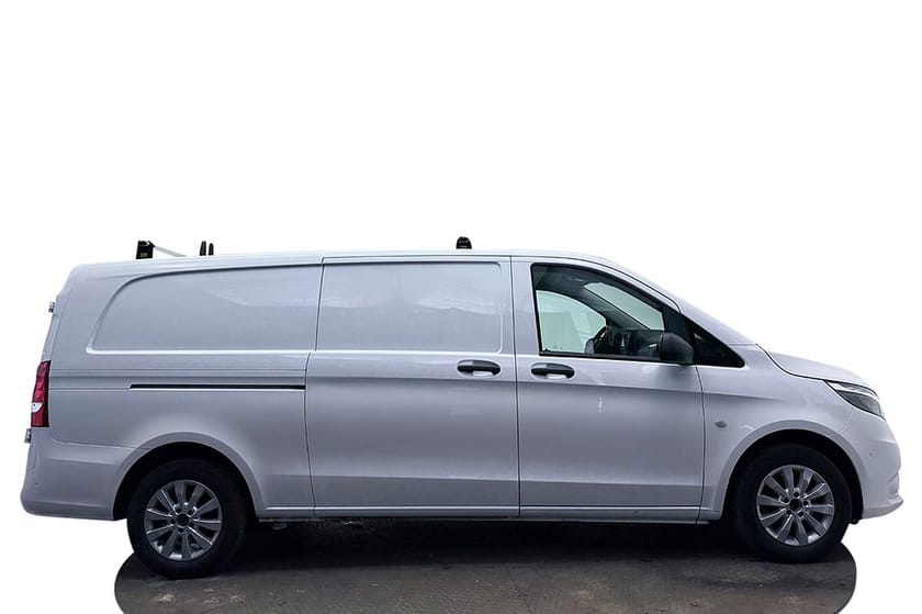 Bild 3 av Mercedes-Benz Vito 116 CDI 2.8t L2 Drag Inredd Navi Kamera Läder 3-sits MOMS