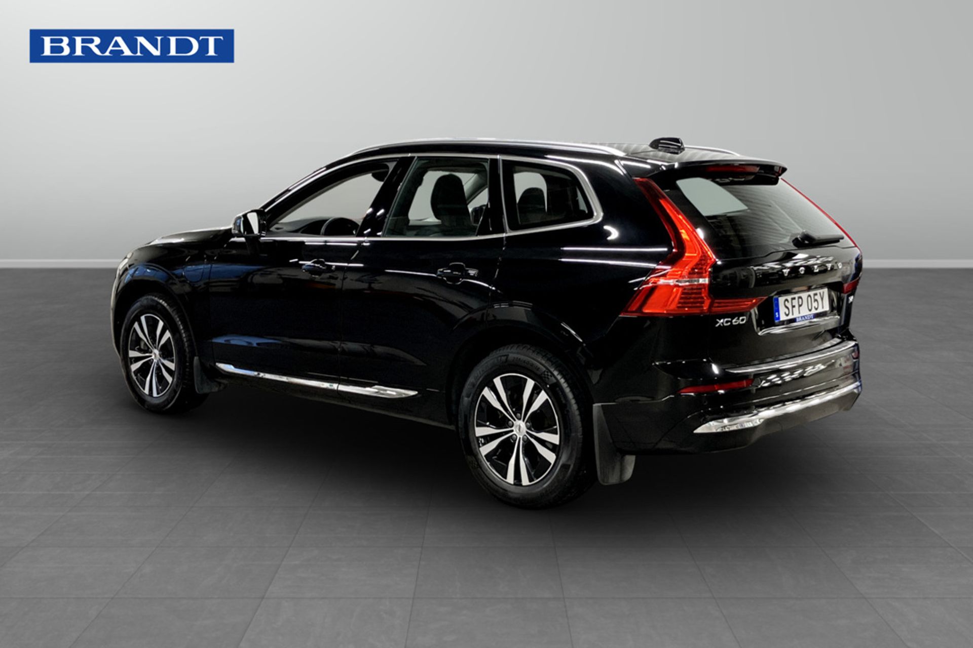 Volvo XC60 T6 Plug-In Hybrid AWD 2025, bild 2/10