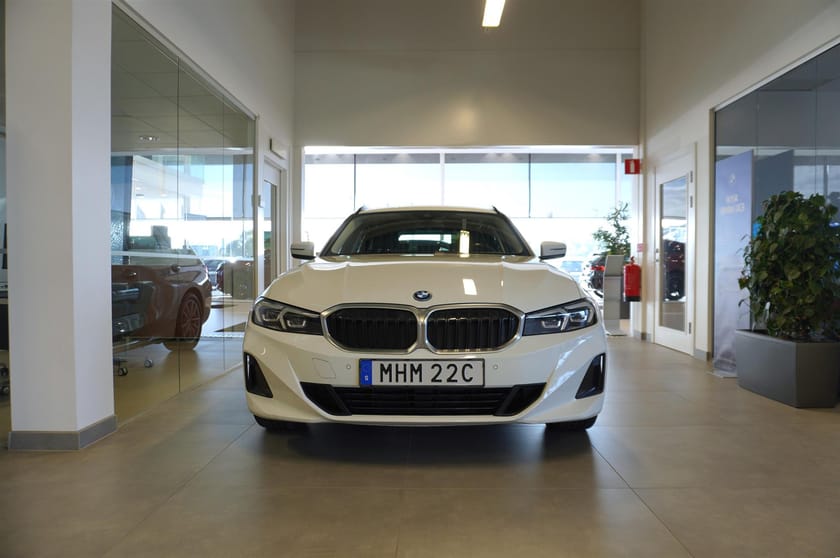 Bild 2 av BMW 330e xDrive Touring