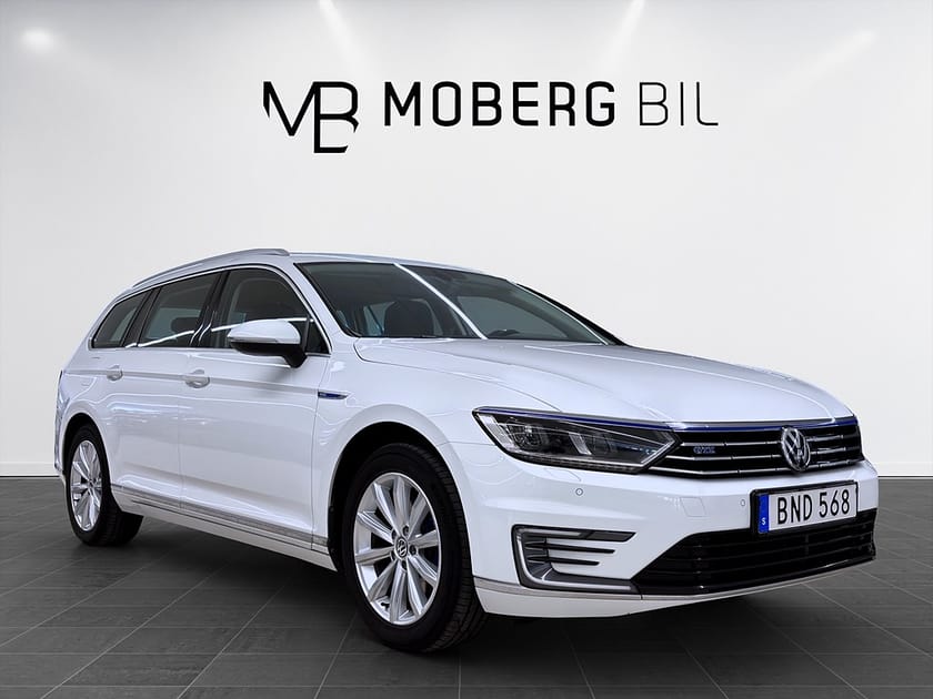 Bild 3 av Volkswagen Passat Variant GTE SC 218hk Alcantara P-värmare fjärr