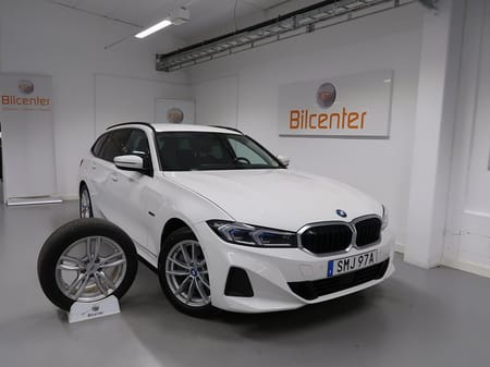 BMW 330e xDrive Touring Innovation V-Däck ingår HUD-Wide-Drag-Kamera-Ada
