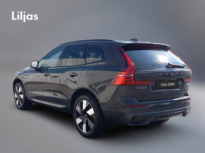 Bild 3 av Volvo XC60 Recharge T6 AWD Plus Dark Edition//360-Kamera//