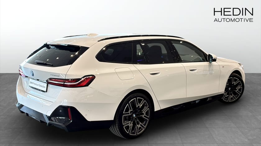 Bild 2 av BMW 530e xDrive Touring M sport, Rattvärme, Dragkrok, 20"