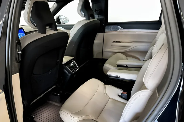 Volvo EX90