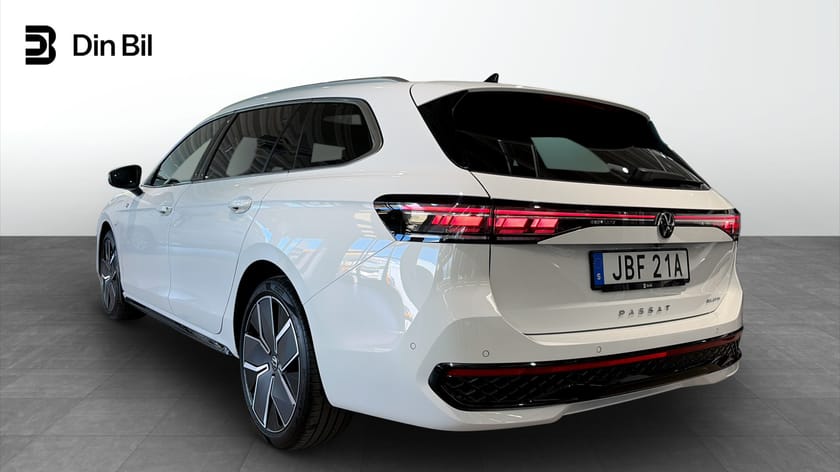 Bild 4 av Volkswagen Passat Variant eHybrid R-LINE 1.5 TSI 272hk | Panoramatak | Drag