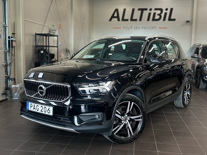 Bild 1 av Volvo XC40 T5 AWD AUT Momentum Intro Edt Kamera/Läder/Drag/Navi