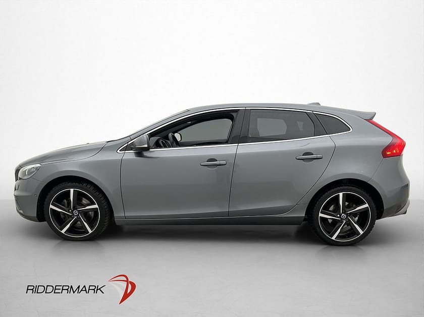 Bild 4 av Volvo V40 D3 150hk R-Design Panorama Skinn Värmare Kamera