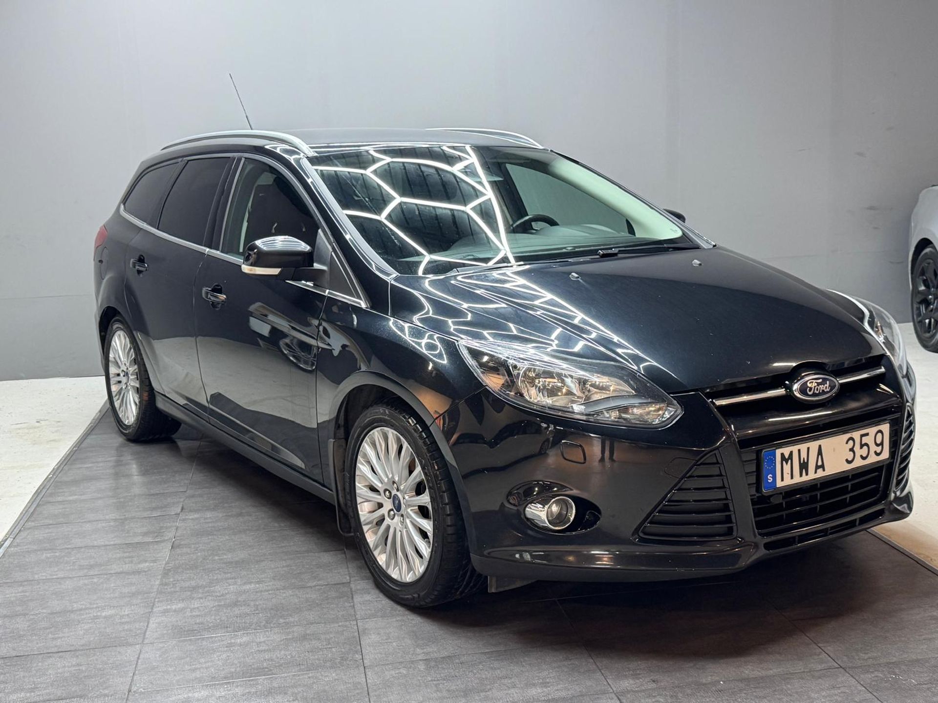 Ford Focus 1.0 EcoBoost 2012, bild 2/10