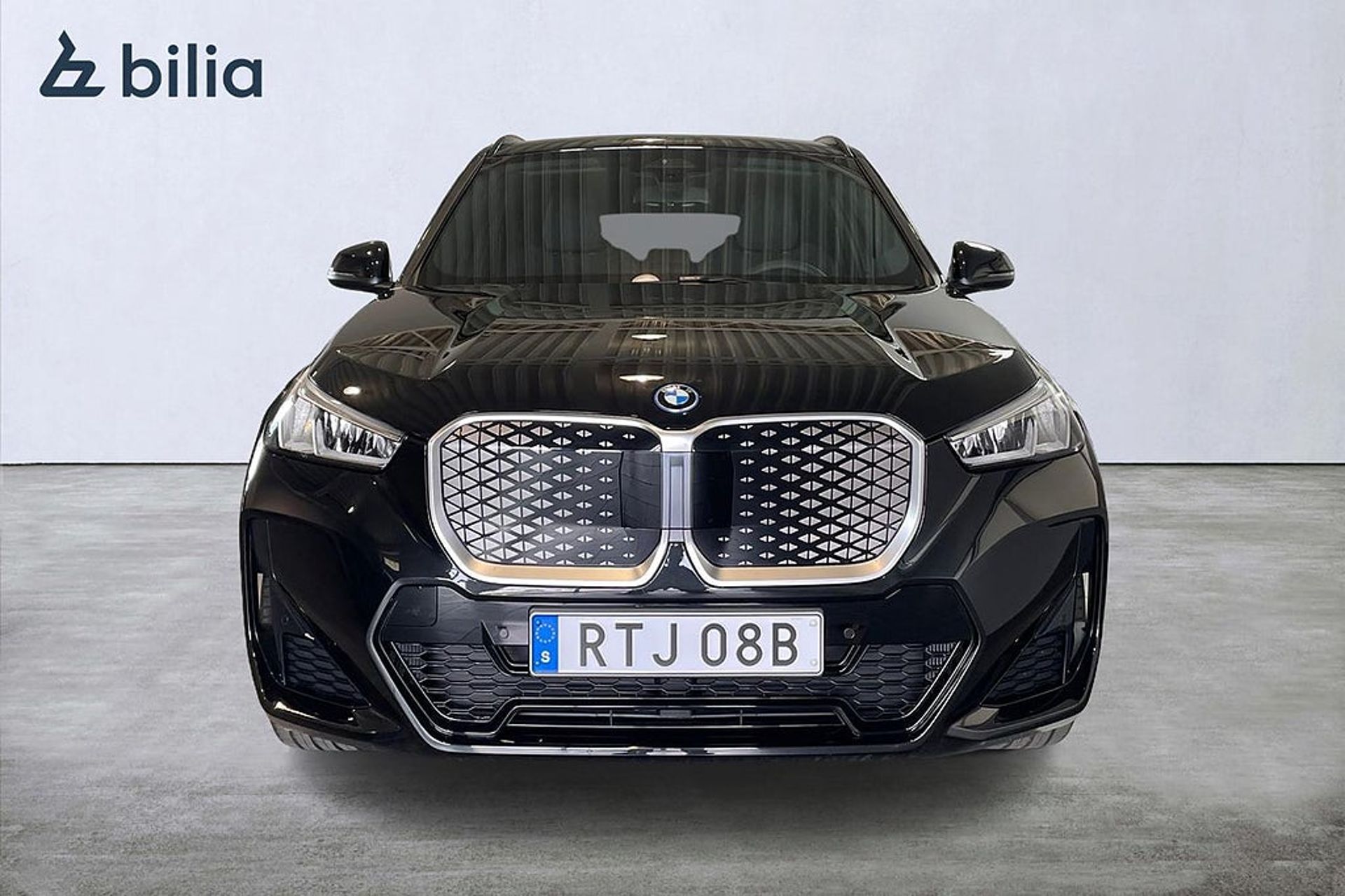 BMW iX1 eDrive 20 2026, photo 5/17