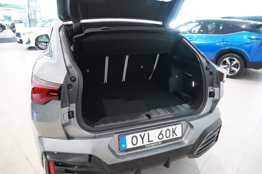 Bild 5 av BMW iX2 eDrive20 M-Sport Pro Drag DAP Panorama Elstol HUD hk