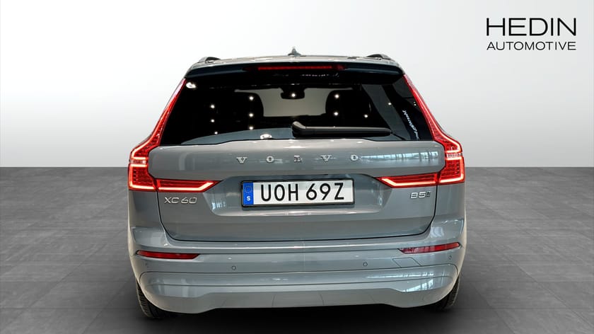 Bild 5 av Volvo XC60 B5 AWD | Core | 360-kam | Pilot | Drag