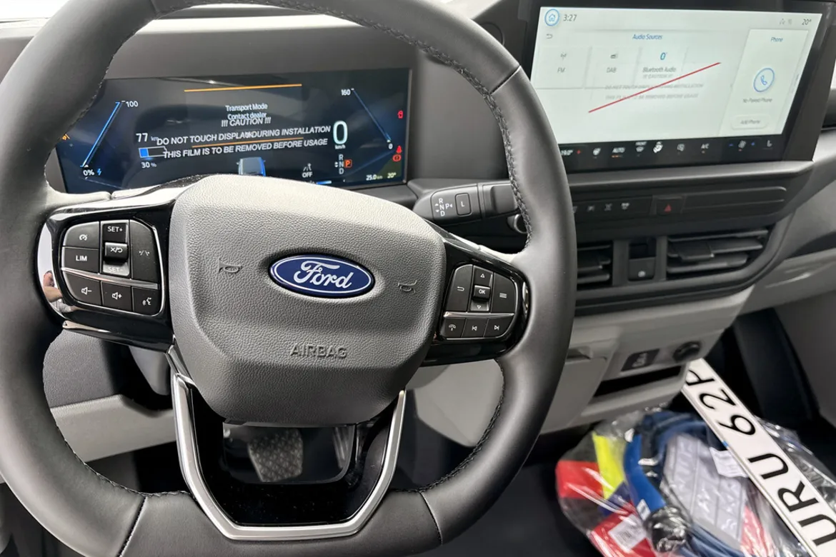 Ford E-Transit Custom 320