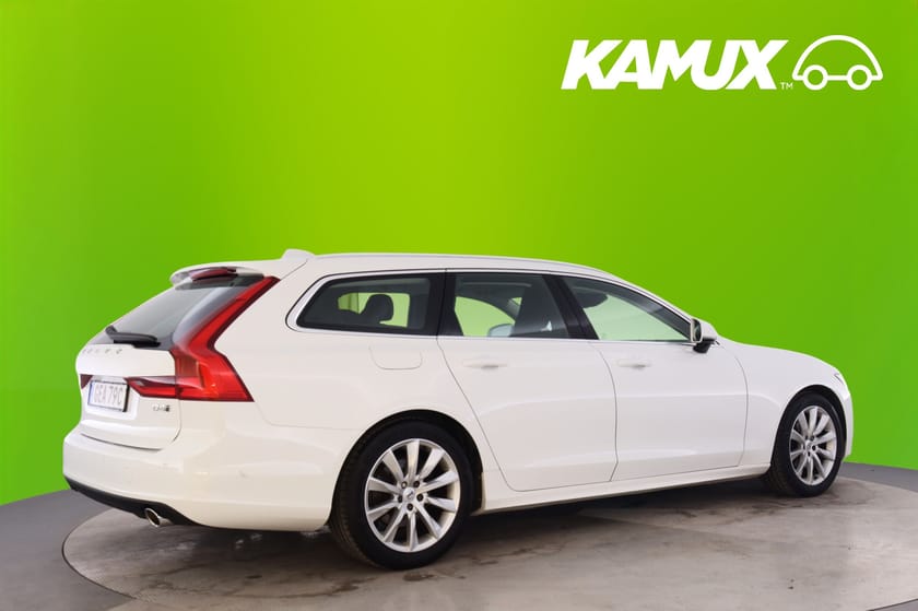 Bild 2 av Volvo V90 D4 Momentum AWD Momentum SE II Helläder Drag GPS Värm BLIS