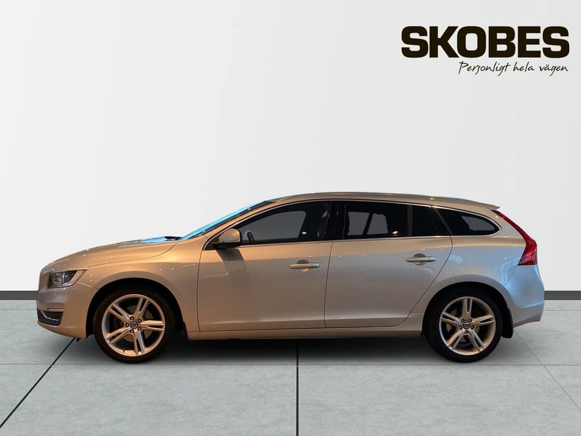 Bild 4 av Volvo V60 D4 Classic Summum Drag, Full servad, Läder
