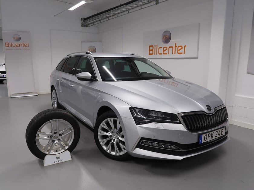Bild 1 av Škoda Superb iV Kombi Skoda 1.4 TSI V-Däck ingår CANTON-Cockpit-Drag-Kamera-Värm