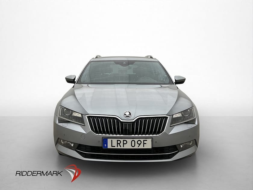 Bild 2 av Škoda Superb Kombi Skoda 2.0 TDI 4x4 L&K Cockpit D-Värm Skinn B-Kamera