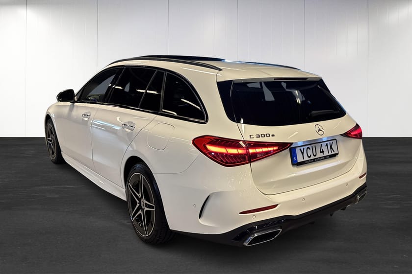 Bild 4 av Mercedes-Benz C 300 T e 9G-Tronic | AMG | Nightpaket | Pano | 360 | Minnespaket | Drag | HUD |