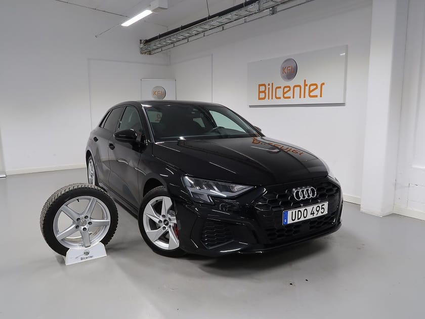 Bild 1 av Audi A3 Sportback 45 TFSI e SB S Line V-Däck ingår CarPlay-Cockpit-BT-FH-
